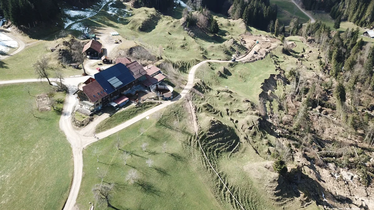 20240425_Seebli_Bramboden_Hangrutsch Zu gefährlich: Familie Koch muss den Hof räumen