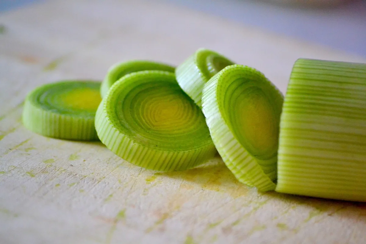 leek-g7d4dcedc9_1920 Lauch – das saisonlose Gemüse