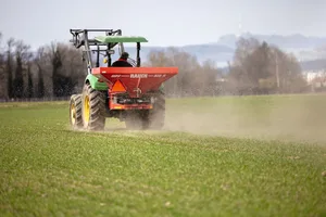 Je nach Bestandesentwicklung sollte dieses Jahr die Düngestrategie angepasst werden. Dabei könnte vielleicht sogar Dünger eingespart werden.
