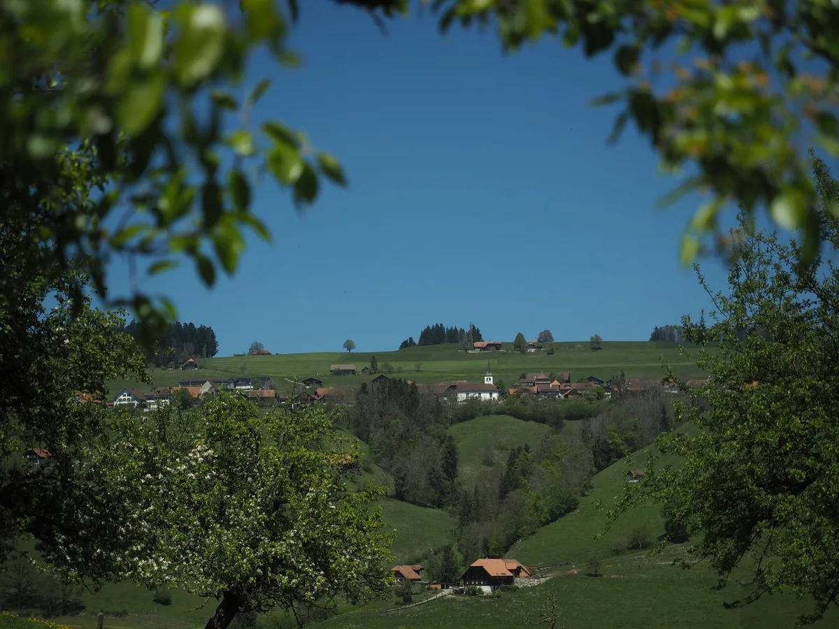 Dorf-Rueeggisberg-GdeRueegisberg «Chumm und lueg» in Rüeggisberg – Ein Blick zurück ins Jahr 1985