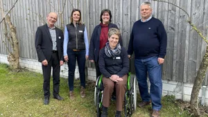 Andreas Allenspach, Geschäftsführer; Gaby Mumenthaler, Karin Wechsler, Claudia Tschannen, Vorstand; Roland Lymann, Präsident (v.l.) anlässlich der Mitgliederversammlung von Agrotourismus Schweiz vom 6. April 2022.