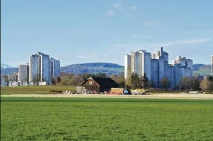 Immer wieder wird Kulturland enteignet.