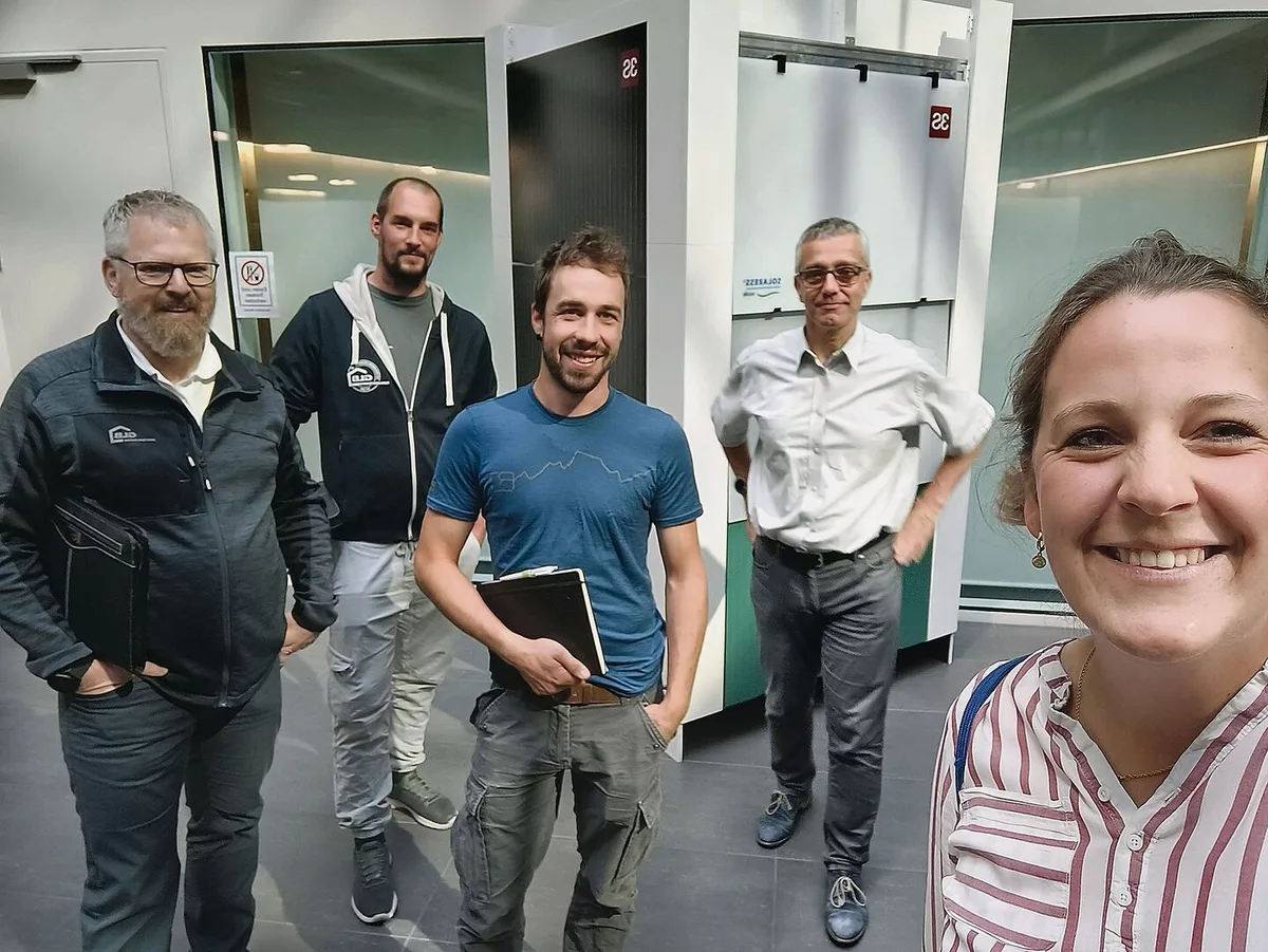 Selfie von Katja Riem (r.) bei einem Meeting mit Rolf Scheidegger, Simon Abt (GLB), Marco Messerli und Patrick Hofer (v.l.).