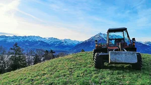 Die Berglandwirtschaft braucht gute Technik. Die zunehmenden Ansprüche an Biodiversität und Sicherheit verlangen noch mehr.