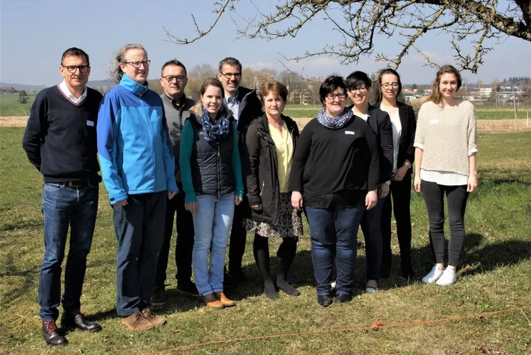 69d43504e5cd0c775e652c89550955f2957917d8 Der Vorstand und die Geschäftsstelle von Agriviva mit der Präsidentin Andrea Bory (6.v.l.) (Bild lid/ar)