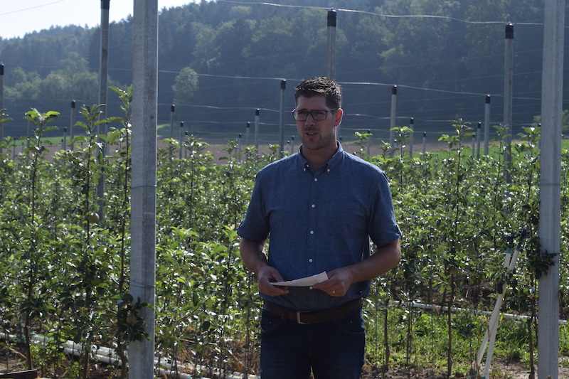 Ralph Gilg (hier an der PK zum Start der Obsternte 2019) wünscht sich aktive Bauern im Abstimmungskampf gegen die Trinkwasserinitiative. (Bilder sgi)