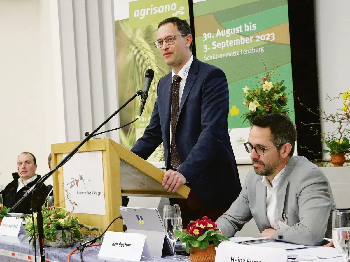 e4e66ebea153f9e30e7d0e369e3cccf9ebd20c38e301973d9b65b9281b1e30ed Der BVA unter Präsident Christoph Hagenbuch am Rednerpult und mit Geschäftsführer Ralf Bucher (rechts) informierte an der Generalversammlung über das vergangene und das laufende Jahr.