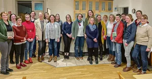 Der Arbeitskreis Aktive Bäuerinnen hat Besuch aus dem Bundestag erhalten. Die Abgeordnete Susanne Mittag liess sich über die Herausforderungen im bäuerlichen Alltag in der Region Wesermarsch ins Bild setzen.