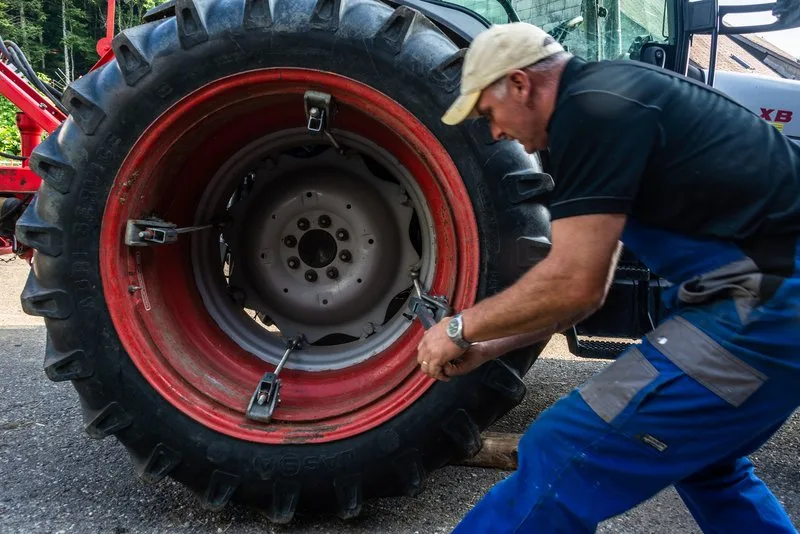 8ea09de8f0a7ca7faaca6e7aa585e7b3079cd2a5 Eine Ausbildung zum Landmaschinenmechaniker dauert vier Jahre. (Bild hja)