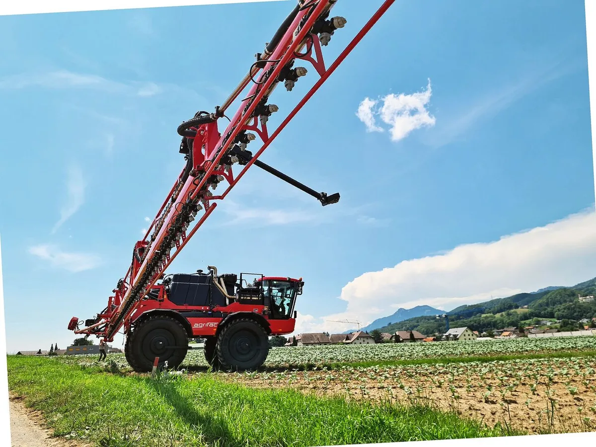 d9d91148b2756067d8d415712ef108d103ab0853359cc9b04e5c06f11f73b311 Agrifac baut ausschliesslich Selbstfahrspritzen. Technische Entwicklungen, wie beispielsweise ein Hangausgleich, sind besser umsetzbar als bei einer Anhängespritze.