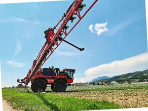 Agrifac baut ausschliesslich Selbstfahrspritzen. Technische Entwicklungen, wie beispielsweise ein Hangausgleich, sind besser umsetzbar als bei einer Anhängespritze.
