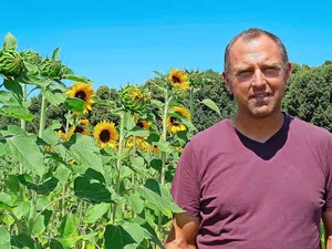 Thomas Kyburz ist seit 2006 Pächter des Bäumlihofs. Schnittblumen sind sein Hauptbetriebszweig.