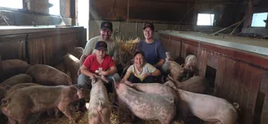 Auf dem Tannenhof der Familie Waber spielt die Schweinemast die Hauptrolle, daneben werden Ackerbau und ein kleines Lohnunternehmen betrieben.