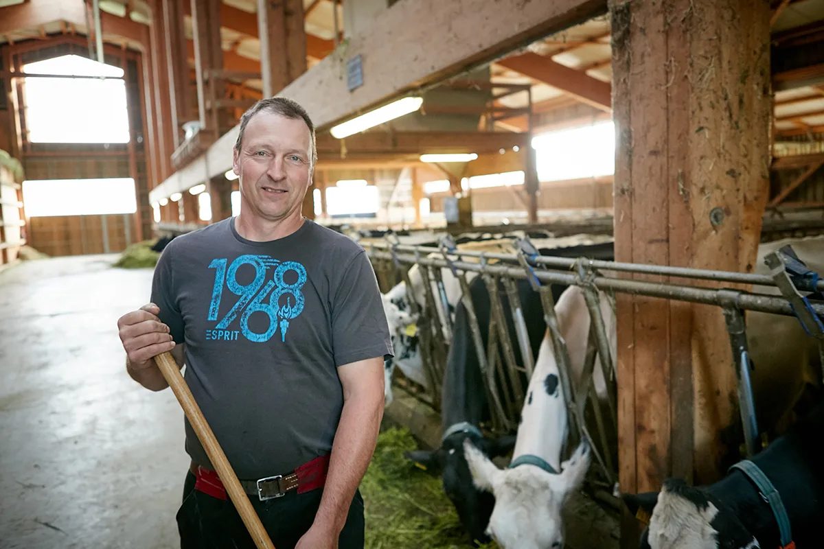 b256f07374155852bed2f9e092a4a0a0c4cb7d28 Philippe Buillard ist Milchproduzent und Vorstands-Mitglied bei der Sortenorganisation Vacherin Fribourgeois. (Bild Vacherin Fribourgeios)