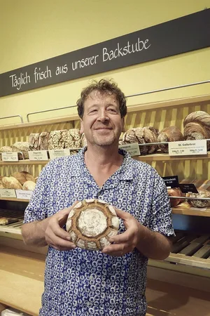 Hanspeter Landert ist stolz auf das Wyneggbrot. Durch die lange Teigführung sei es sehr aromatisch und bekömmlich.