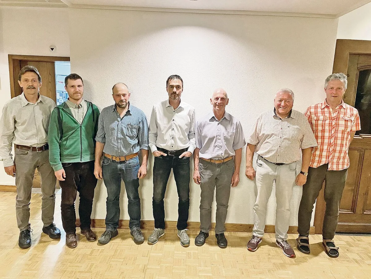 Neue und bisherige Vorstandsmitglieder (v. l. n. r.): Werner Weiss, Marco Imfeld, Willi Ambauen, Stephan Wicki, Dominik Estermann, Kurt Sigrist, Christof Widmer.