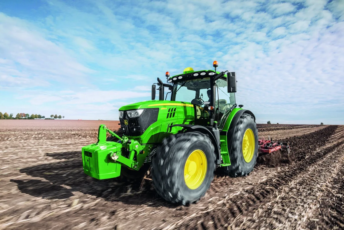 dg_21-10_lt6_aufmacher GPS stimmt verschiedene Arbeitsbreiten aufeinander ab