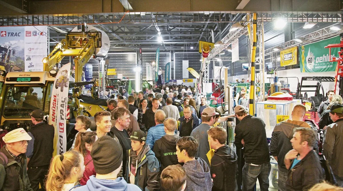 62b2963b5e6339155522c2e3dfe9fee9b9bdb0a0d0cb034547fb696dc5eaffa3 Viele Besucher(innen) an einer früheren Ausgabe der Agrimesse. Christoph Studer hofft, dass dieses Jahr das Publikum wieder zahlreich nach Thun kommen wird.
