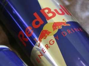 Alkoholfreie Getränke wie Red Bull sind zum Exportschlager geworden. (Bild pd)