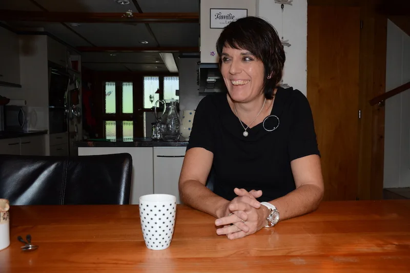 e8d42a86b67b4e602ece0ef61de0a755c5a70bcd Barbara Kipfer ist Lehrmeisterin und Mutter. Sie kennt die Ansprüche junger Menschen und nimmt diese ernst. (Bild sb)