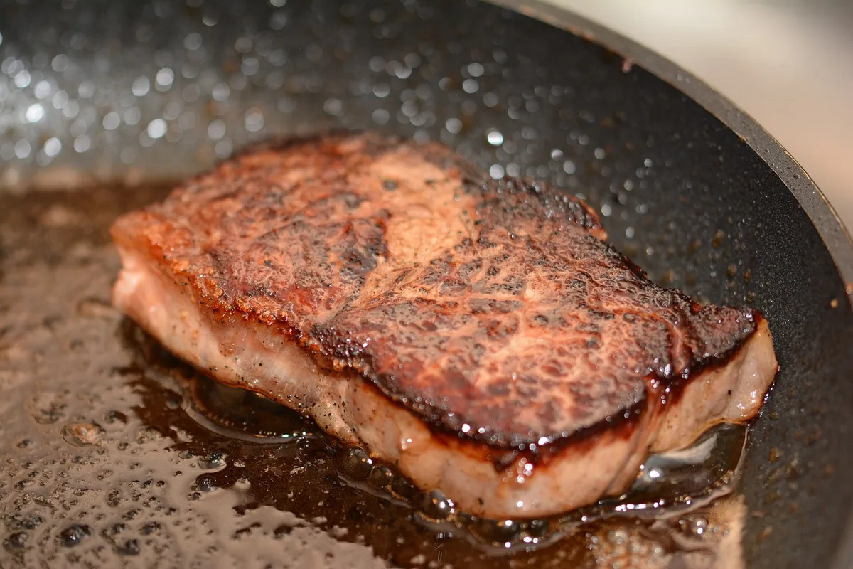 steak_738020 Für den Fleischabsatz sind Detailhandel und Gastronomie gleich wichtig