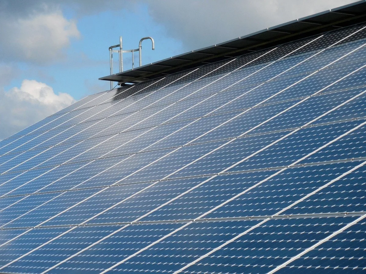solar-cells-824691_1280 Wie viel Solarenergie verträgt unser Stromnetz?