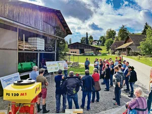 Themen wie Zuckerrübenanbau und die Umsetzung der parlamentarischen Initiative standen im Mittelpunkt der Liebegger Herbsttagung bei Andrea und Lukas Gautschi.
