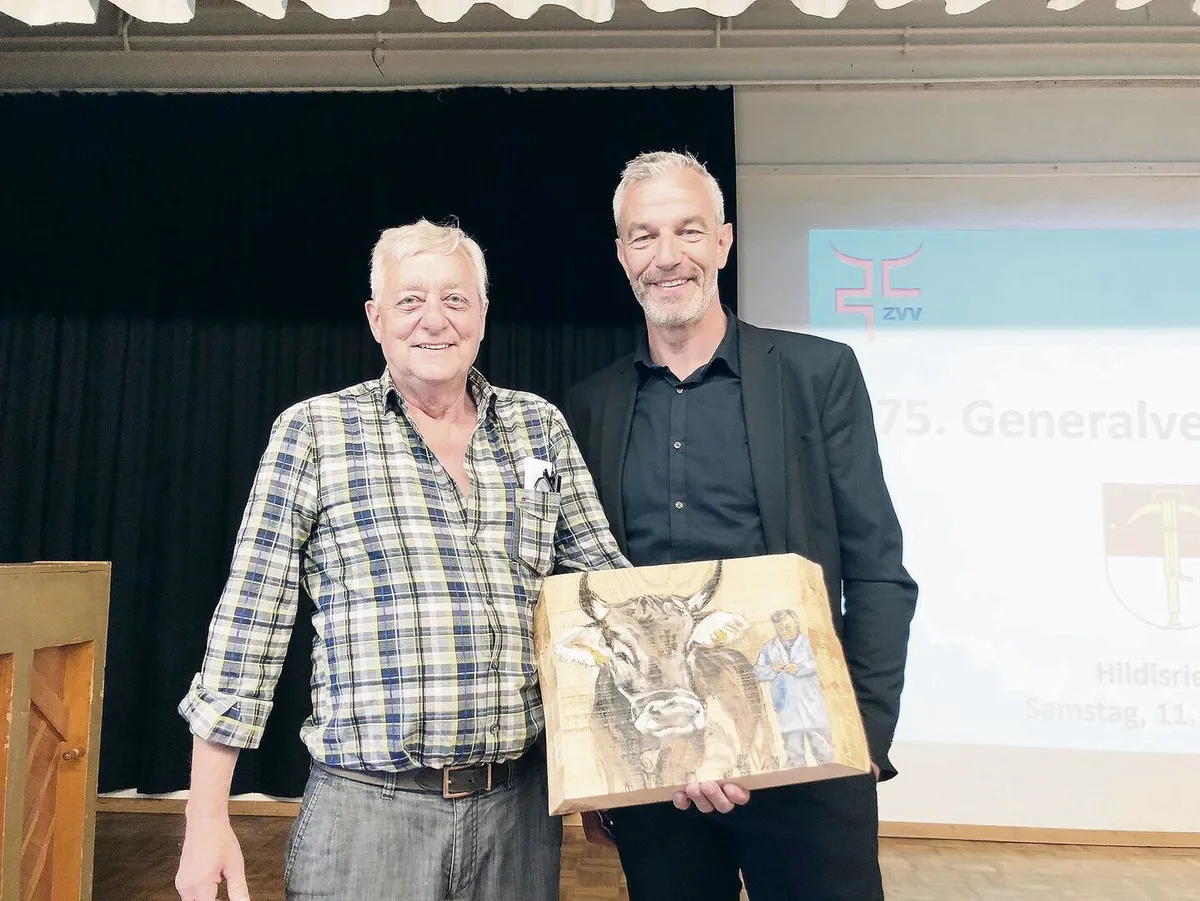 8c7c2da422e962922eff0ac74653f4878c2c03031ee35759991058e422a69674 Präsident Thomas Achermann (rechts) verabschiedete Franz Schurtenberger nach 20 Jahren im Vorstand.