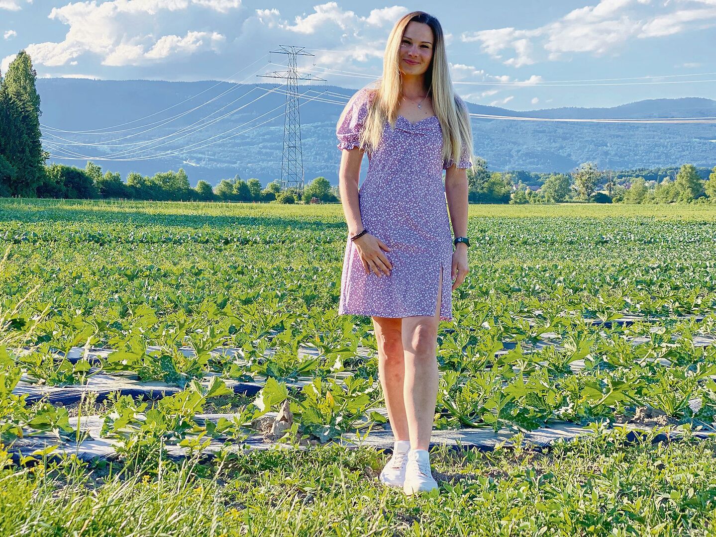 Am Feierabend tauscht Andriana Sobchuk Gummistiefel und Arbeitshose gegen das Sommerkleid. Sie mag Mode.