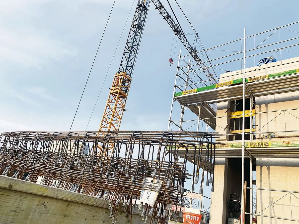 ce76793f23ea219ff00491af021bf2c144d36eaa9e99faa4ede2dab696eb4f8a Vor allem Beton und Stahl, aber auch erdölbasierte Materialien wie Dämmungen, kosten immer mehr.