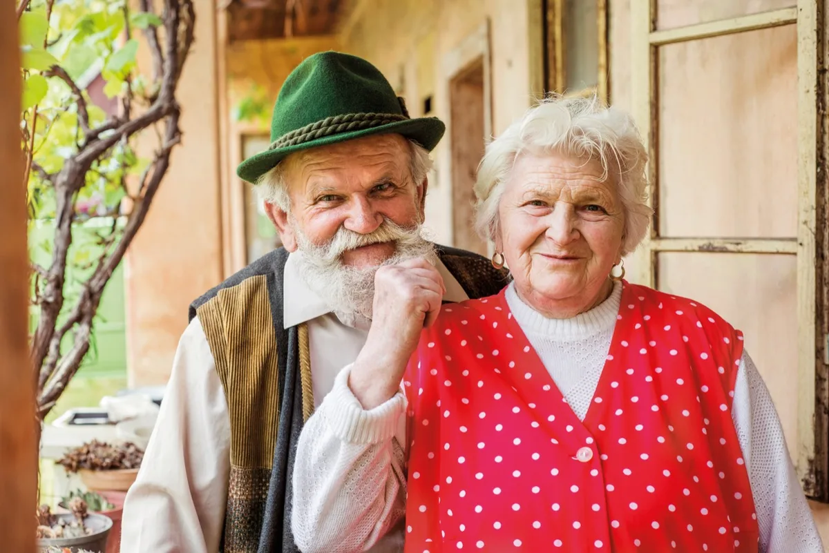 57c6725ab9b232ed498095e998e5470efc264527 Das Rentenmaximum für Ehepaare beträgt Fr. 3555.–/Monat. Bild: Adobe Stock