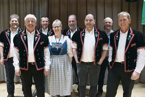 Der Vorstand des Alpwirtschaftlichen Vereins (v. l.): Valentin Lötscher, Pius Schmid, Hans Ziegler, Bethli Portmann, Peter Wüthrich, Markus Zihlmann, Stefan Vogel, Franz Achermann. Es fehlt Hans Siegenthaler vom BBZN Schüpfheim.