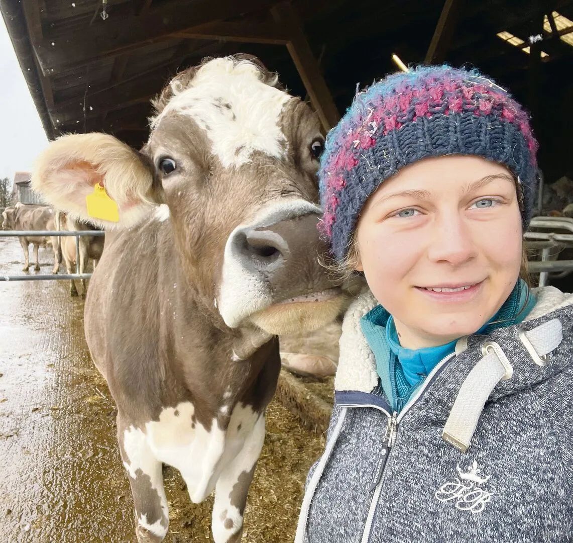 Louise Charbonnier absolviert ihr zweites Lehrjahr zur Landwirtin in Opfershofen TG bei Familie Feller.