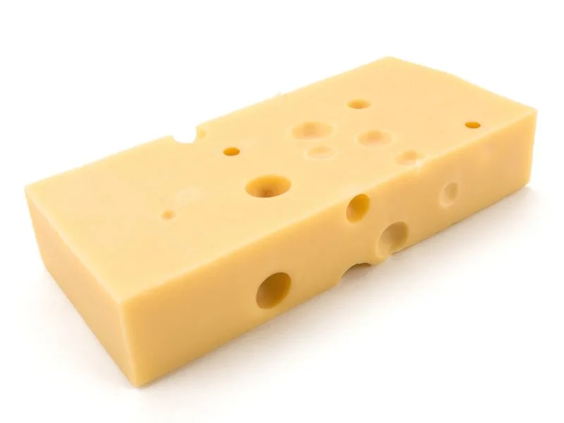 d8b0956e3155232990af73dfc1a6b9caced271e1 Emmentaler Käse wird aus Rohmilch gemacht und soll damit zusätzlich gesund und für eine ausgewogene Darmflora nützlich sein. (Bild Fotolia)