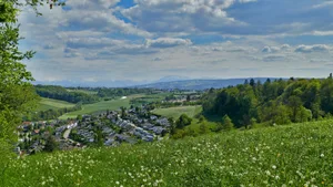 Das Raumplanungsgesetz anerkennt fruchtbaren Boden für die Landwirtschaft als nicht erneuerbare Ressource und stellt ihn daher unter besonderen Schutz vor der Ausdehnung des Siedlungsraums.