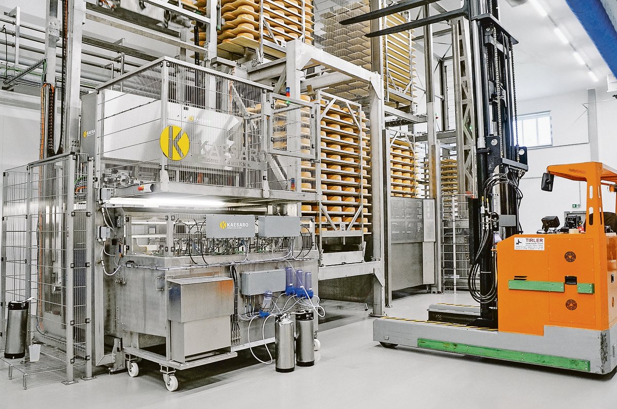 Die automatisierte Schmieranlage der Käserei Imlig in Oberriet SG: Das Importgesuch des Unternehmens sorgt in der Branche derzeit für intensive Diskussionen.(Bild Martin Brunner / foodaktuell.ch)