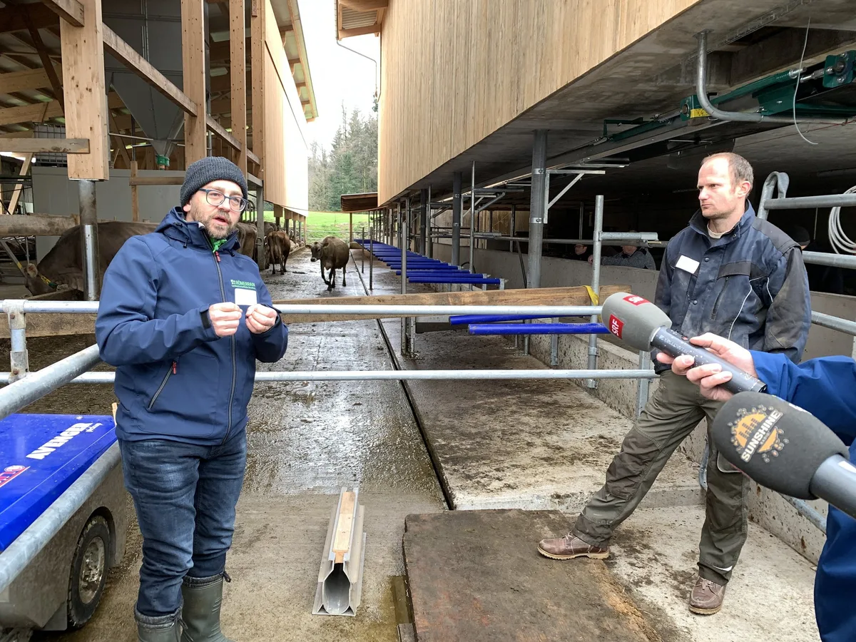 ZS-A-14-Musterstall-4sp Mit dem neuen Musterstall spart Familie Zimmermann Dünger und schont die Umwelt