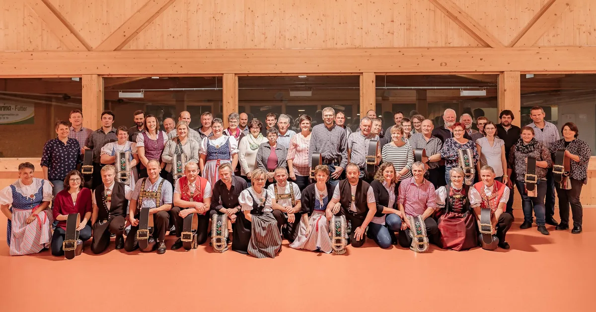 Gruppenfoto_SG Diese Milchbetriebe wurden für ihre ausserordentliche Leistung geehrt