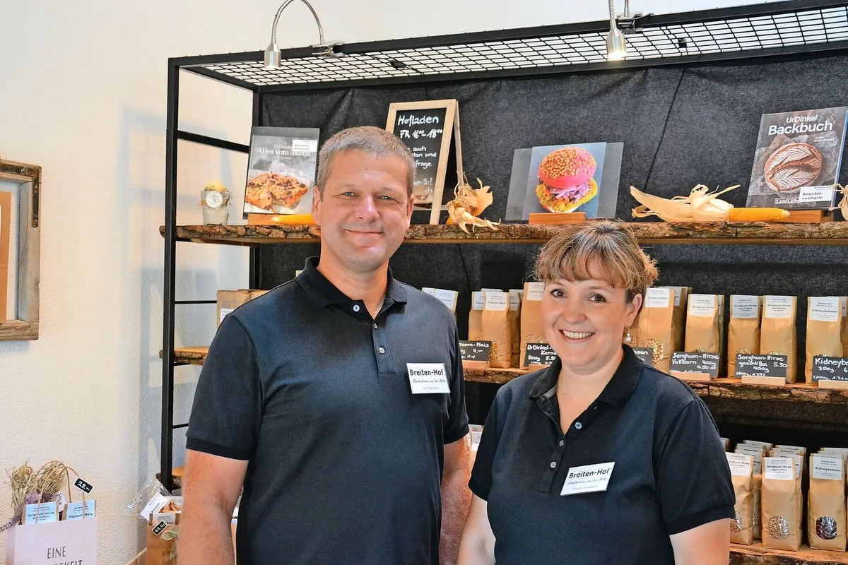 e65366581b4f3b7c6c2109e08bb557e3692ebf8c201b7c0a9224de582c21a4d0 Urs und Monika Tellenbach fungierten als Gastgeber für die gemeinsame Medienkonferenz des Schweizer Bauernverbands, von IP-Suisse und Bio Suisse. Sie bauen diverse wenig verbreitete Kulturen an.