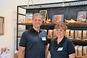 Urs und Monika Tellenbach fungierten als Gastgeber für die gemeinsame Medienkonferenz des Schweizer Bauernverbands, von IP-Suisse und Bio Suisse. Sie bauen diverse wenig verbreitete Kulturen an.