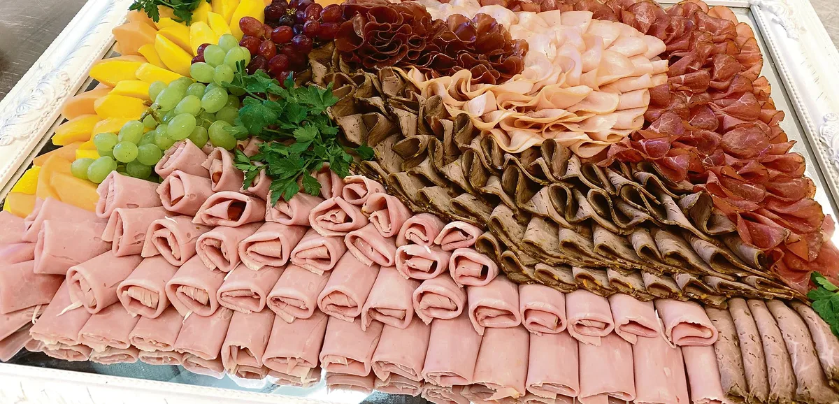 c208f41d346e241fc25b2373d22afcbe9e91d642 Teufelszeug Fleisch, dazu ein Klima- und Umweltkiller? Dass die Mensa der Uni Luzern auf fleischlos setzt, erhitzt die Gemüter. (Bild Josef Scherer)