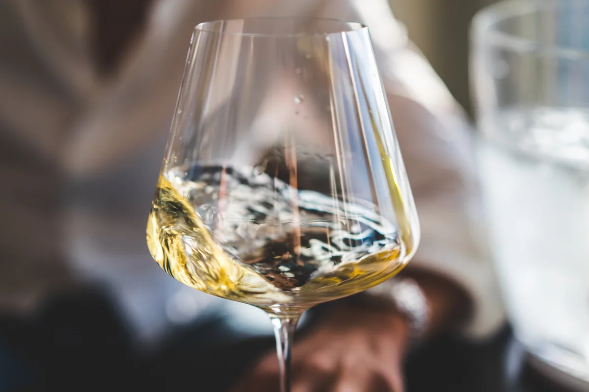 fe2ca892e6cf95210769c21e1db6bc7af2841d1b Die Gewinner des Schweizer Bioweinpreises werden am 17. Juni bekanntgegeben. (Bild Unsplash)