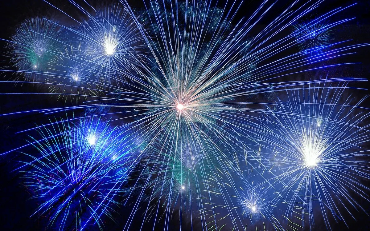 Mit Schutzbrille oder Konfetti - So feiern andere Länder Silvester