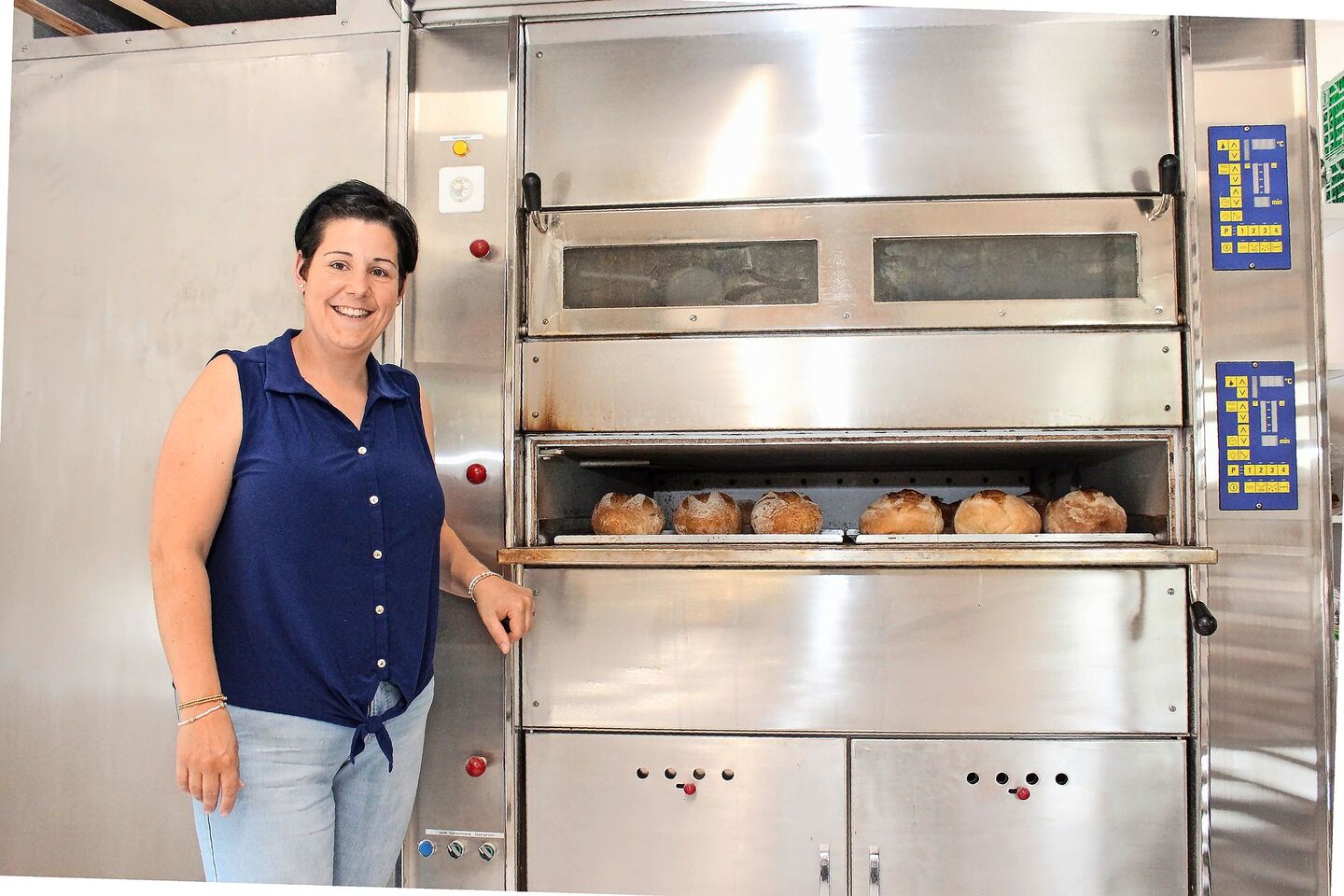 Madlen Hunkeler ist stolz auf ihren neuen grossen Profi-Backofen