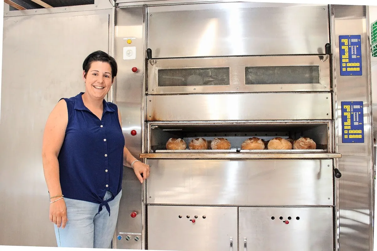 Madlen Hunkeler ist stolz auf ihren neuen grossen Profi-Backofen