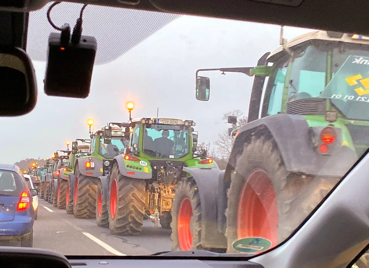 c1f93d5b318cd4e8160d4cca68424b0ea662245e Die Landwirte wollen sich nicht länger von unverständigen Städter diktieren lassen. (Bild Jana Schimke)