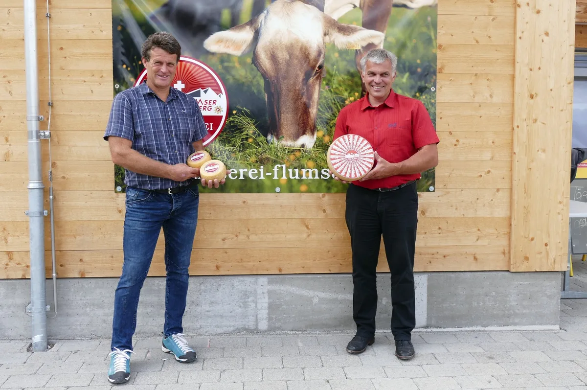 7ee27d673cee6c6c1a0ecc7a7bfc8045efd0acda Das sind die Gewinner: Die Käserei Alp Tannenboden aus Flumserberg. (Bild Emmental Versicherung)