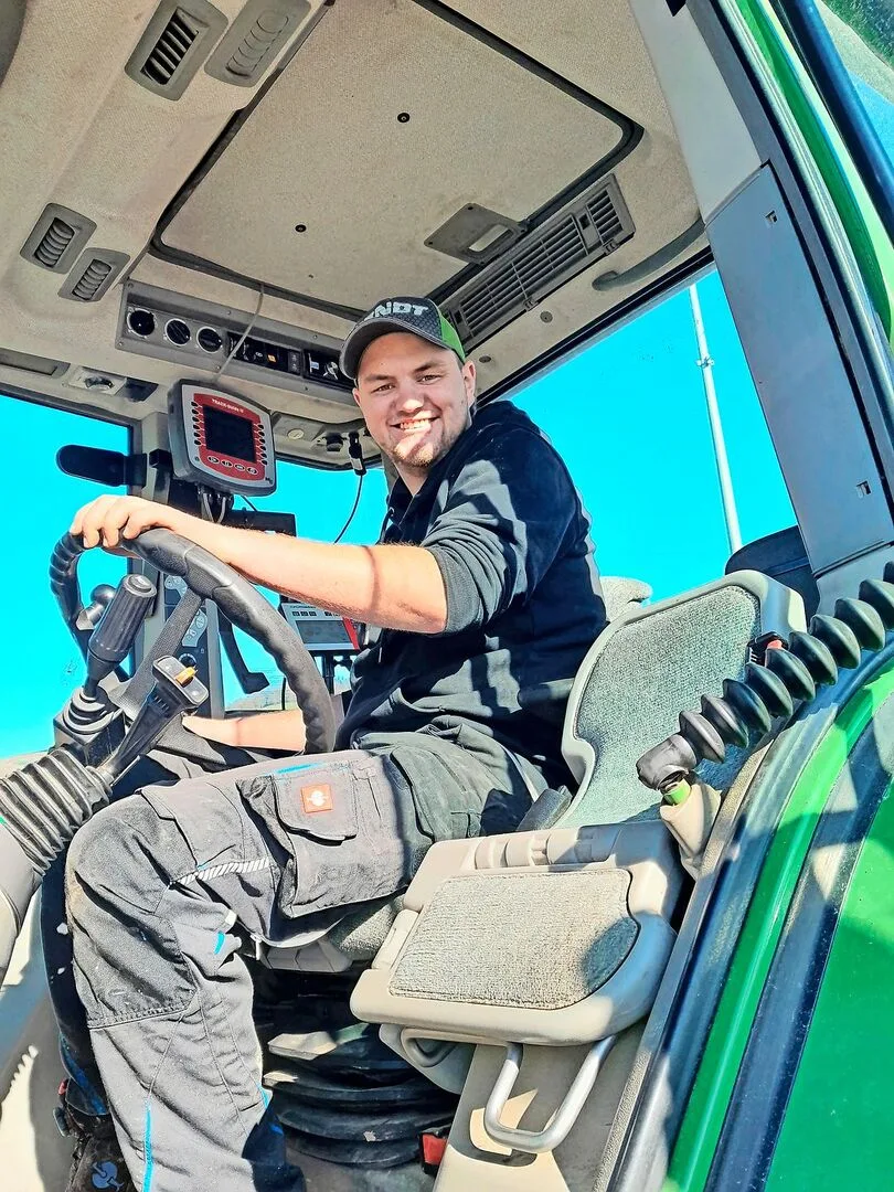 85f649a5fb4dcaedc2f5f2af79d2374bd359676dee449e29a0c7ff452d36beb7 Am Steuer ist Eric Eichenberger in seinem Element.