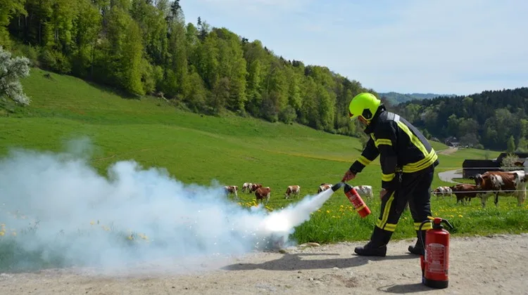 38bc7e2745aae3e799c58ef148c193630b97aa5f Die Landwirte erhielten Tipps von der Feuerwehr. (Symbolbild ag)