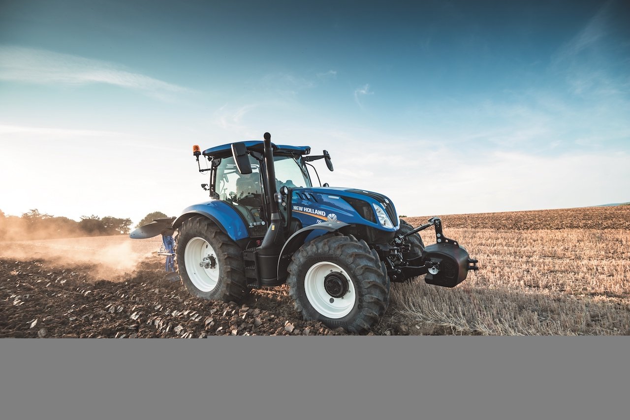 New Holland hat die Baureihe T6 mit zwei neuen 6 Zylinder-Modellen erweitert. Sie sind mit einem Stufenlos- oder Doppelkupplungsgetriebe erhältlich. Bild: zVg